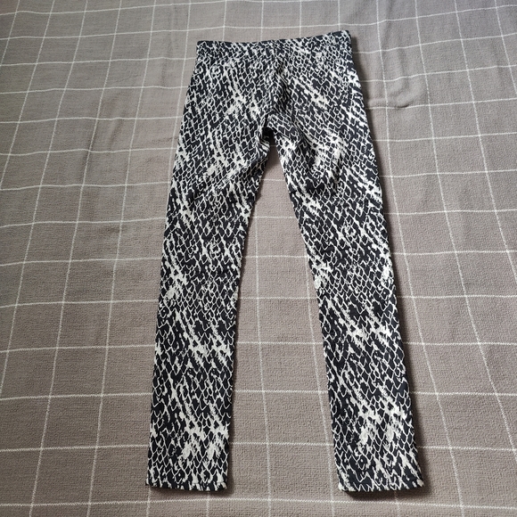 The Kooples Black and White Printed Jeggings Jeans - Picture 5 of 14
